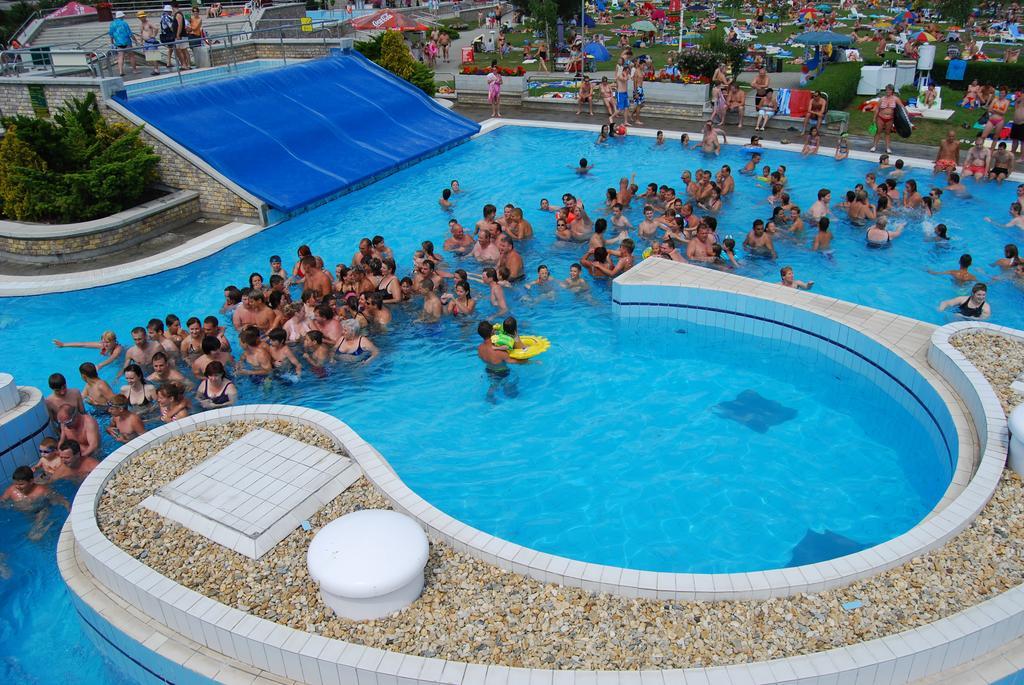 Hotel Termal Tiszaújváros Exterior foto