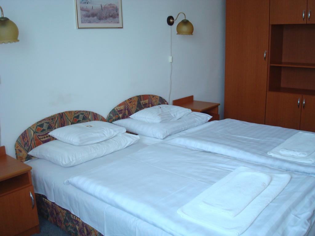 Hotel Termal Tiszaújváros Quarto foto