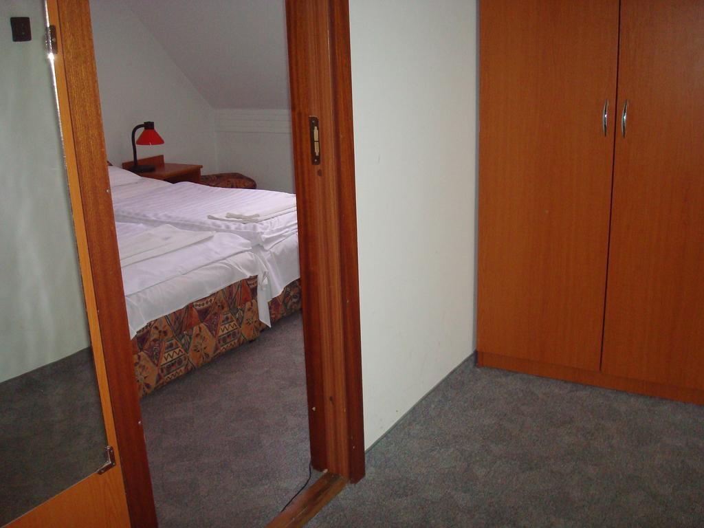 Hotel Termal Tiszaújváros Quarto foto