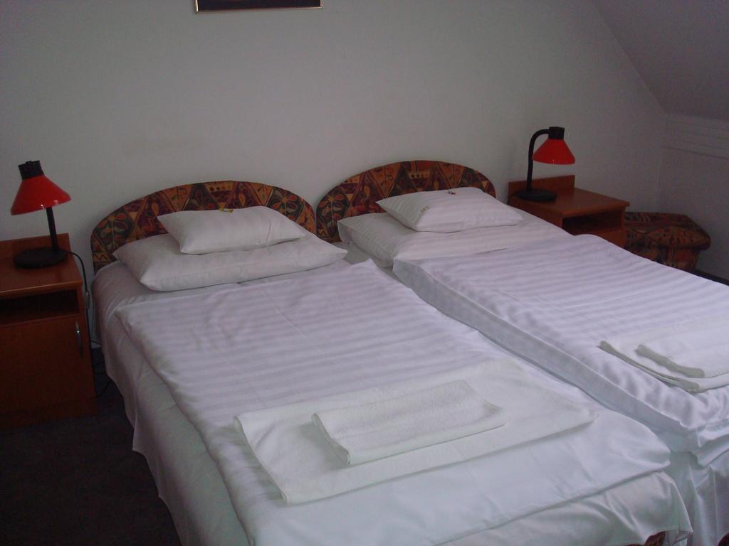 Hotel Termal Tiszaújváros Quarto foto